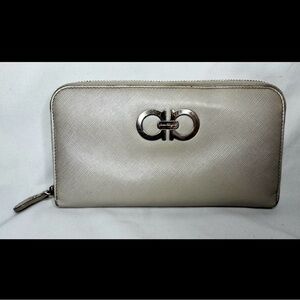 Salvatore Ferragamo Silver Women's Leather Zippy Wallet